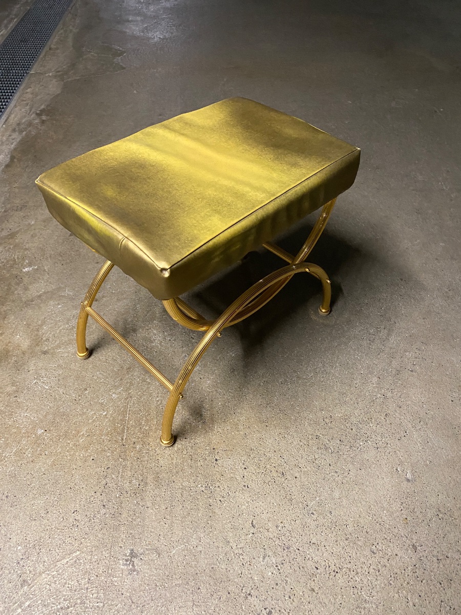 Vintage-Hocker im Hollywood Regency- oder Curule-Stil